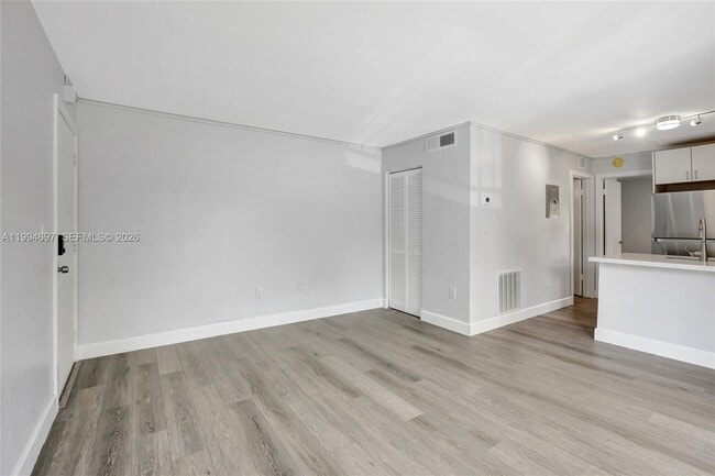 Building Photo - 7241 Miami Lakes Dr