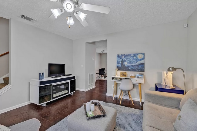 Building Photo - 1504 Sprucedale Dr