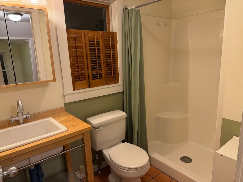 Bathroom 2 - 274 Prospect St