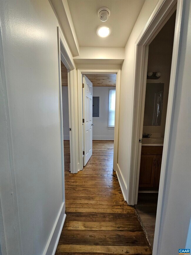 Building Photo - 4271 Davis Hwy