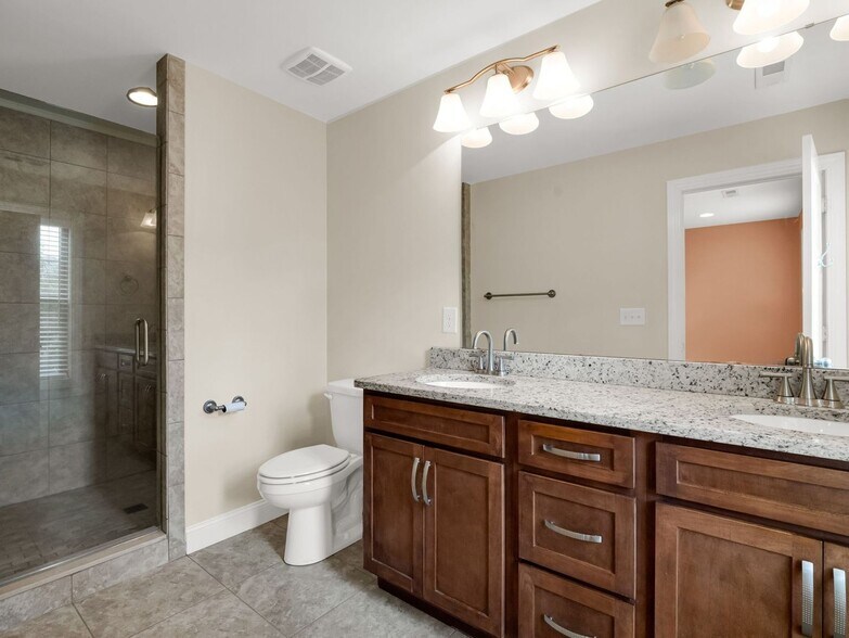 Building Photo - 19 Tudor Way