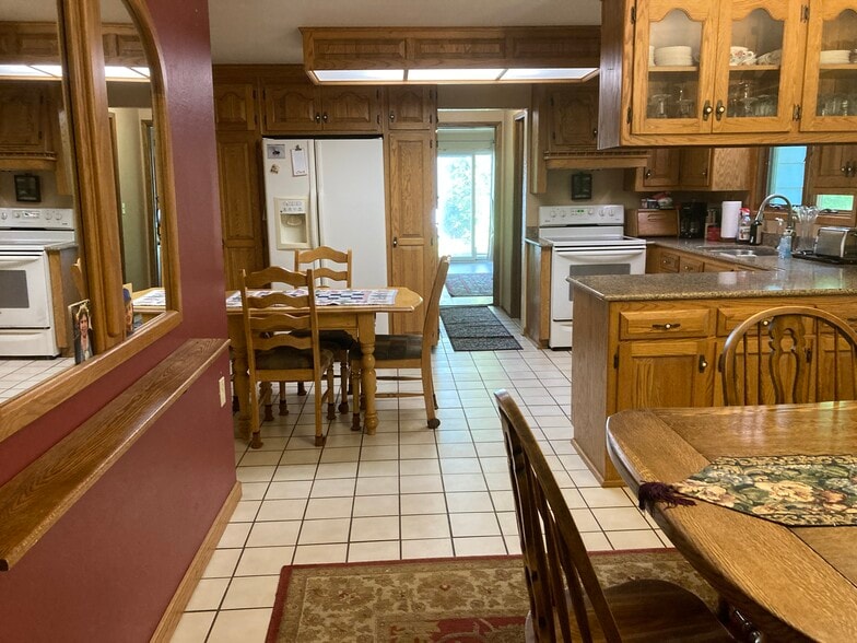 Building Photo - 3710 N Overland Rd