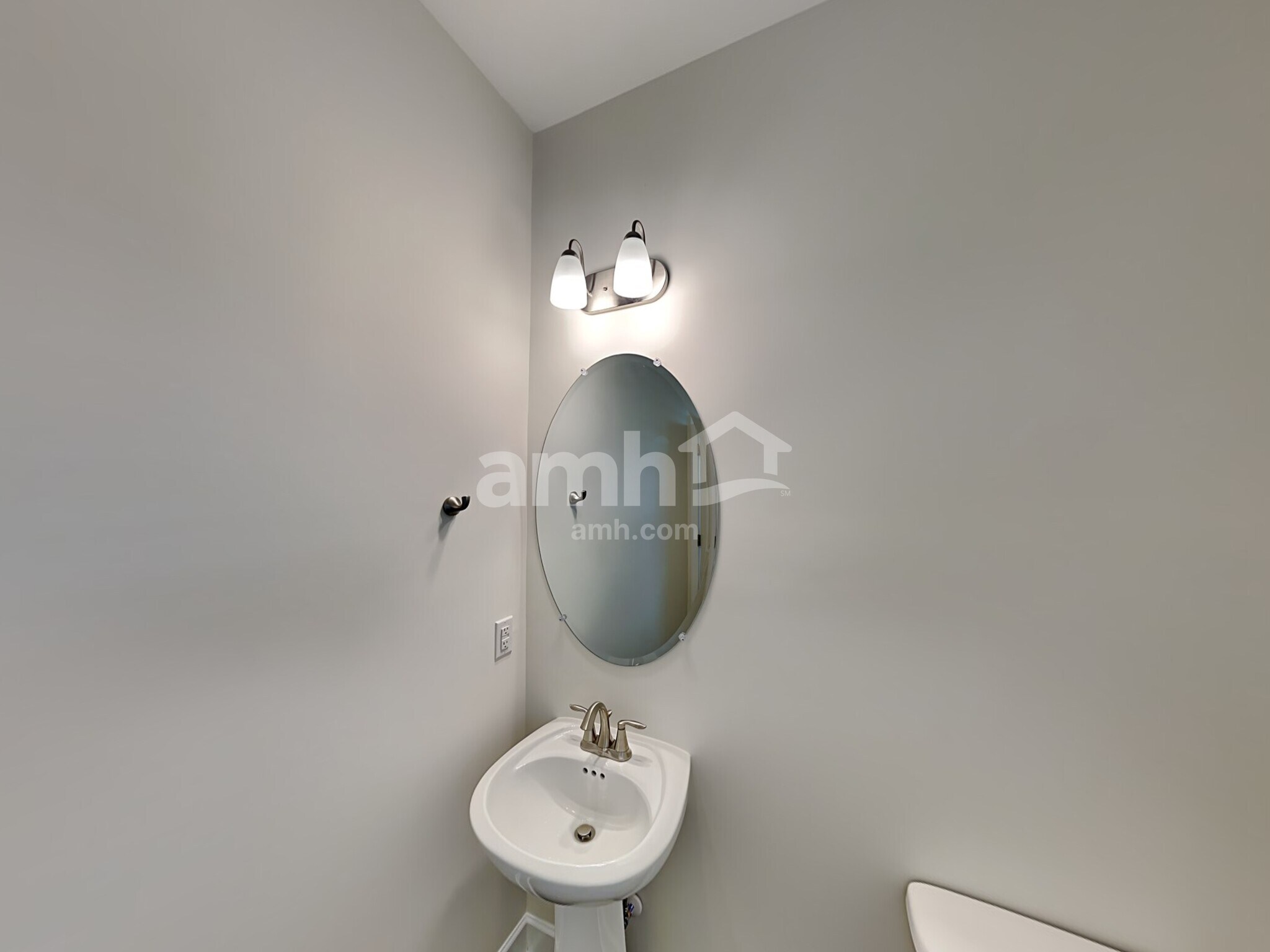 Building Photo - 3012 Esquire Dr