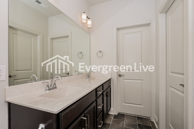 Building Photo - 738 Elkins Dr