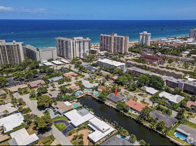 Building Photo - 2041 Coral Reef Dr