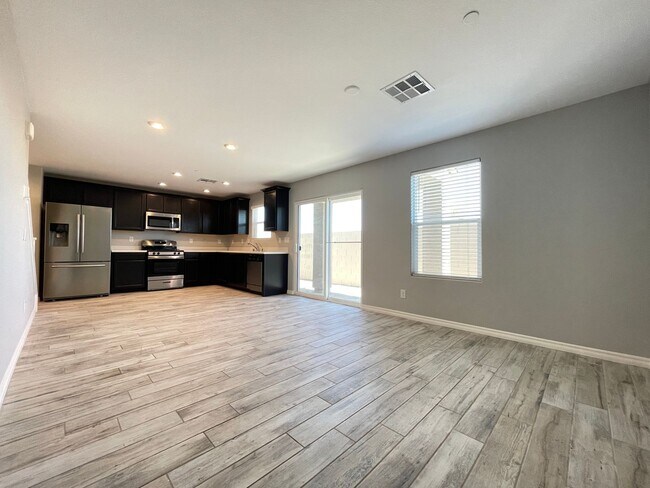 Building Photo - Beautiful Gated Henderson Home | 3 Bed/ 2.5 Bath- AVAILABLE 3/31/26