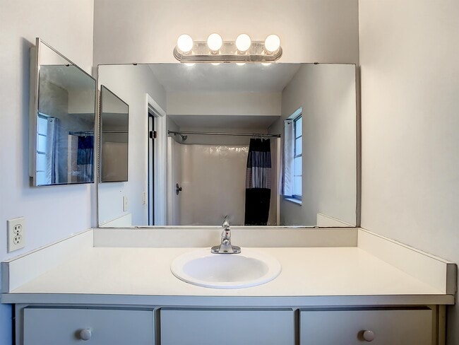 Building Photo - 158 Windtree Ln