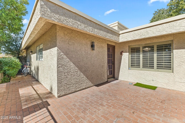 Building Photo - 8195 E Del Marino Dr