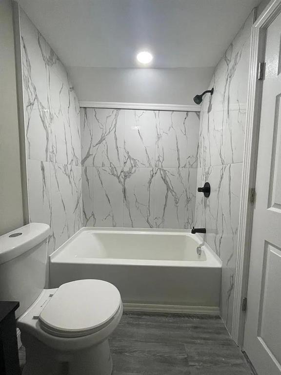 Building Photo - 154 Earle St