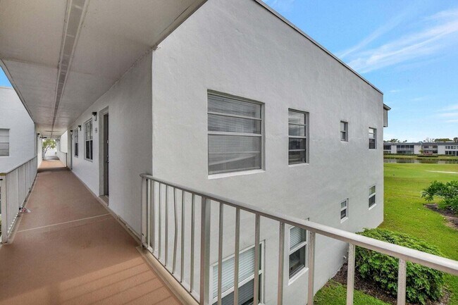 Building Photo - 187 Normandy Ln
