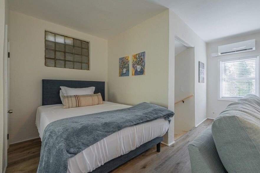 Building Photo - 838 Bobbin Mill Rd