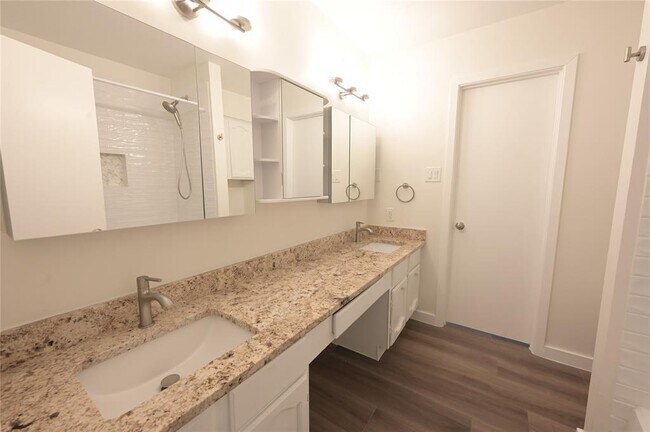 Building Photo - 7403 Ferndale Cir