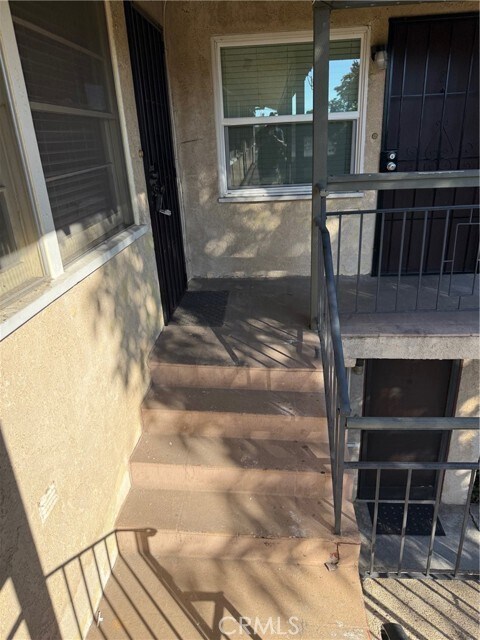 Building Photo - 742 N Glassell St