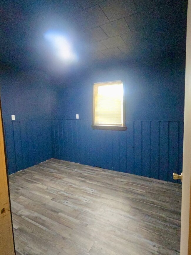 Building Photo - Two Bedroom Home for Rent!