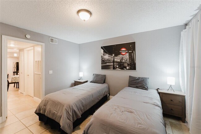 Building Photo - 5120 Conroy Rd