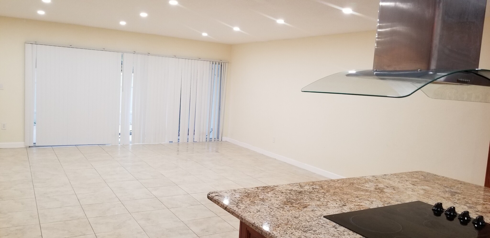 Building Photo - 802 Raymond St