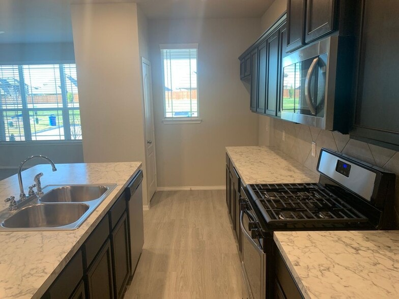 Building Photo - 1874 Indigo Ln