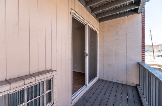 Building Photo - 8770 Galen Ct