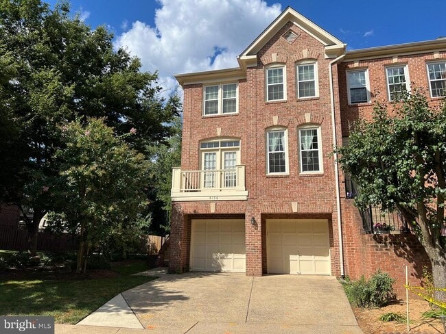 Building Photo - 8156 Boss St