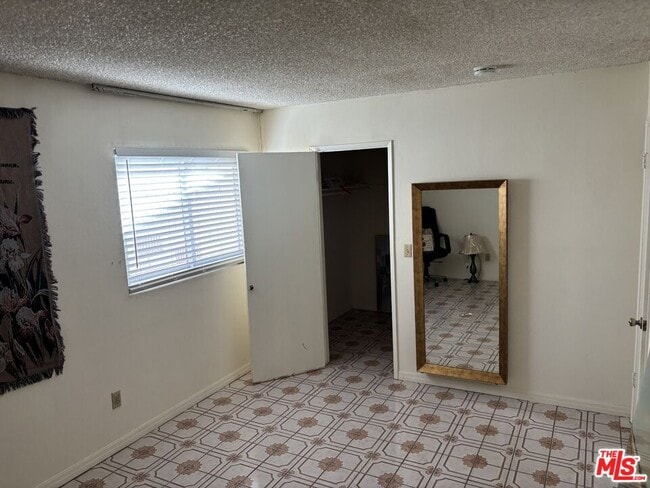 Building Photo - 12520 Sanford St