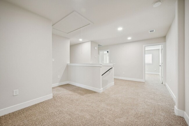 Building Photo - 3432 Taas Dr