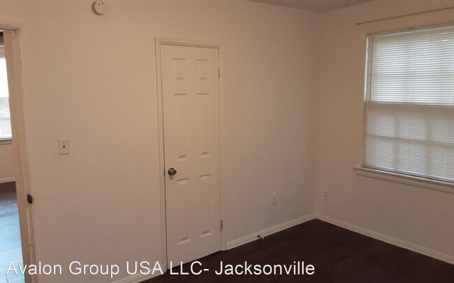 Building Photo - 2 br, 1 bath House - 8052 Hawthorne St