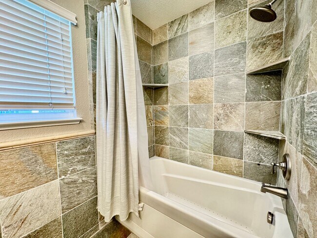 Building Photo - SINGLE STORY RESORT STYLE LIVING IN GRANIT...