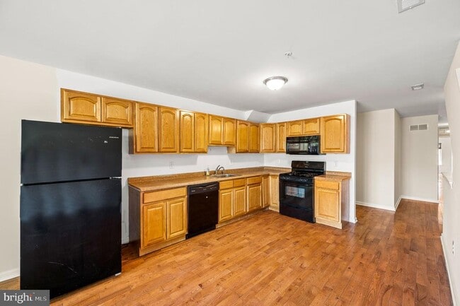 Building Photo - 1256 S 45th St