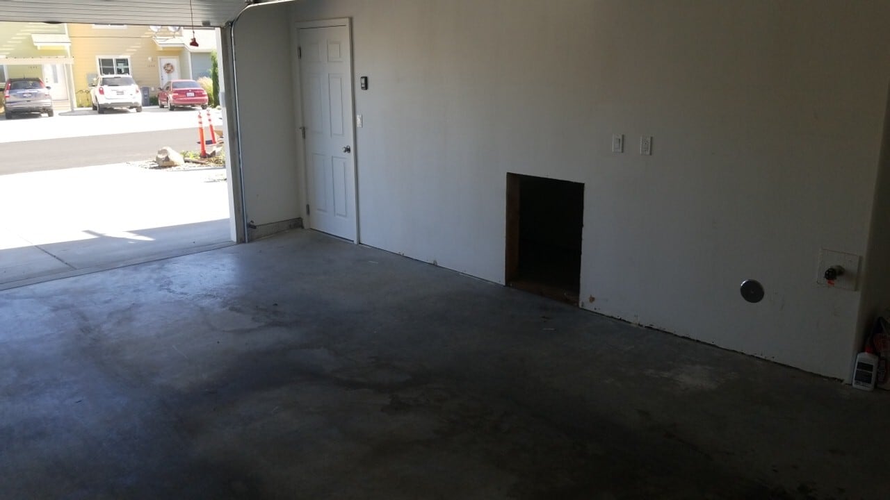 Building Photo - 1041 Alturas Dr