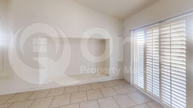 Building Photo - 795 S Camellia Dr