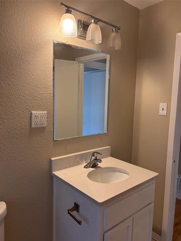 Building Photo - 1110 Edinburg Ln