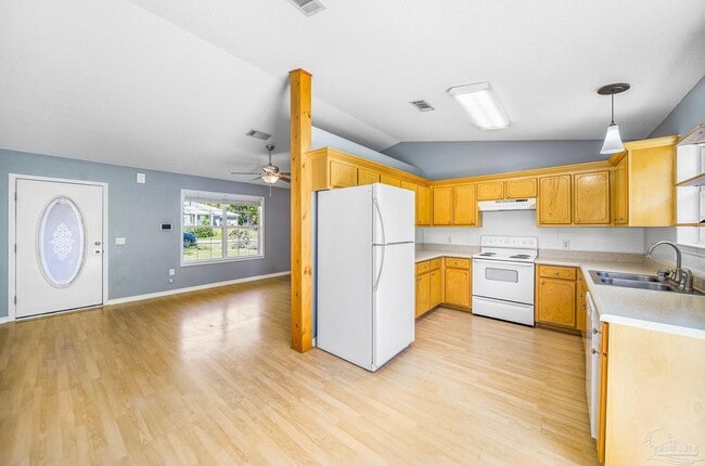 Building Photo - 5899 Gillum Rd