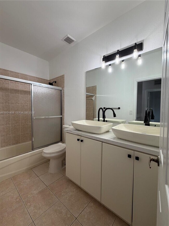 Building Photo - 8415 NW 108th Pl