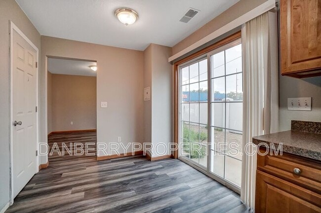 Building Photo - 1125 N Byrne Rd