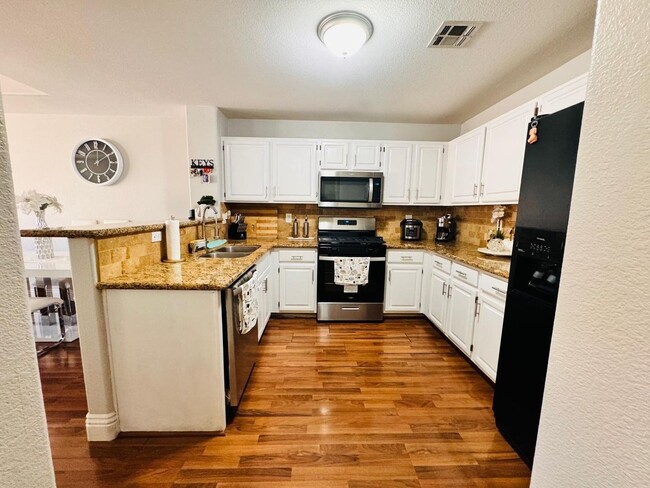 Building Photo - Charming 2BR Townhome in Las Vegas