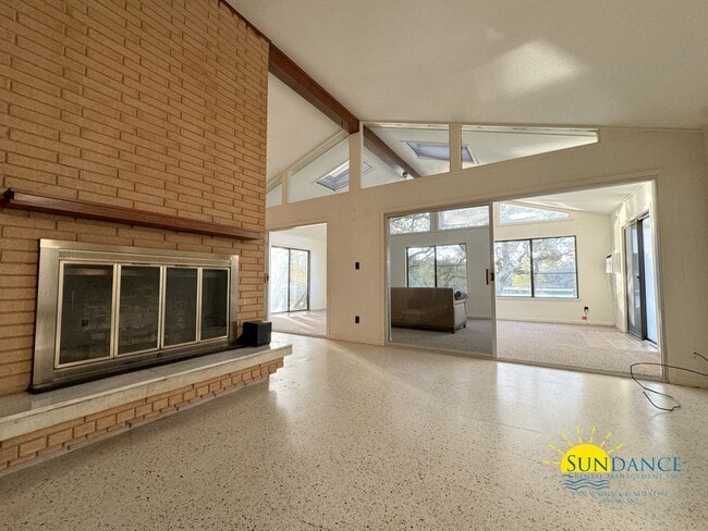 Building Photo - Waterfront Home in sought after Poquito Bayou, Shalimar!