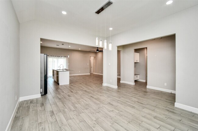 Building Photo - 1507 5th St