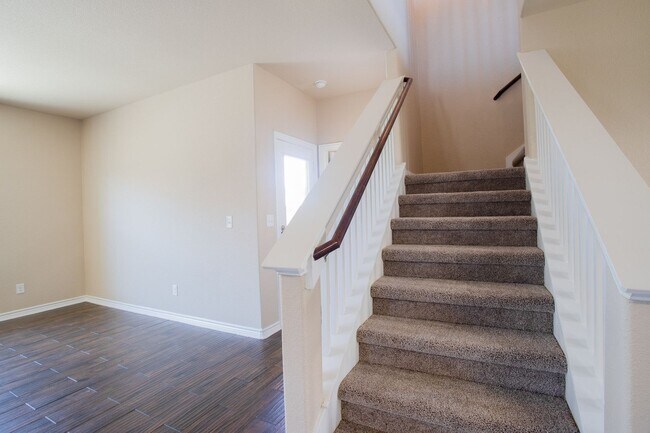 Building Photo - 1005 Papaya Cove