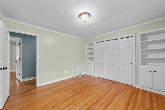 Building Photo - 204 McNeil Rd