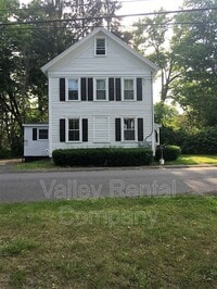 Building Photo - 747 Main St