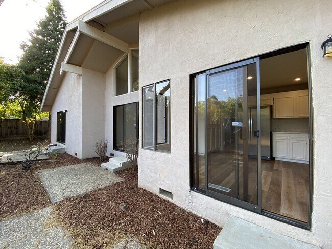 Building Photo - ALMADEN VALLEY - Spacious single story home with fenced yard, great location