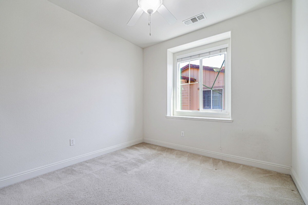 Building Photo - 6704 S Mariposa Ln