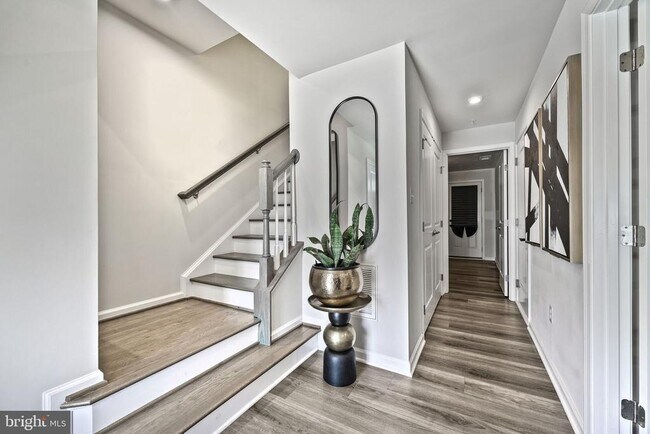Building Photo - 68 Caswell Dr