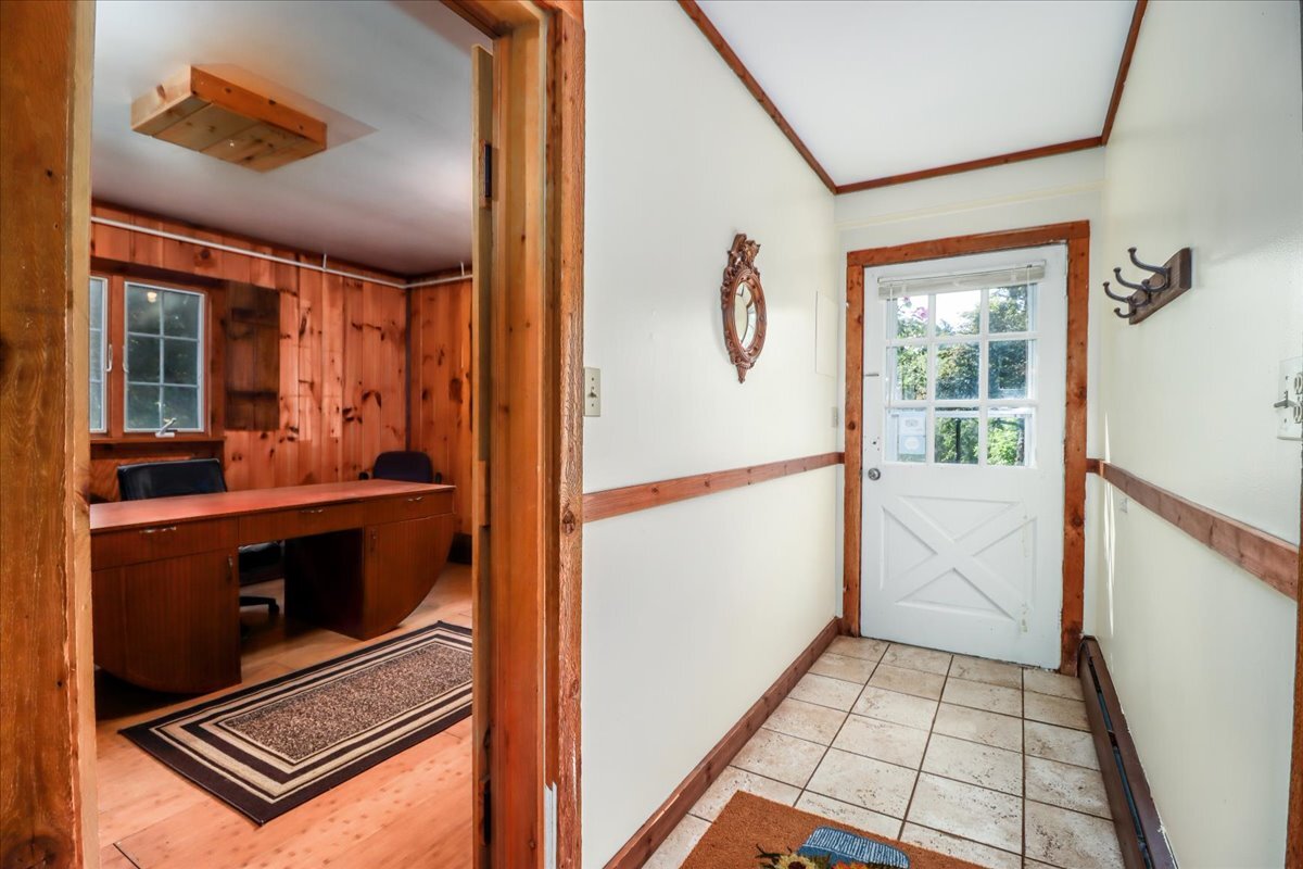 Building Photo - 155 Squash Hollow Rd