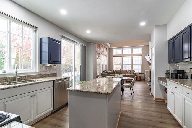 Building Photo - 276 Pembrook Ln