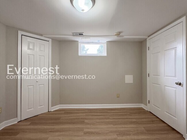 Building Photo - 1408 Cedarcroft Rd