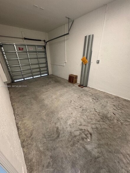 Building Photo - 2825 SE 25th Ave