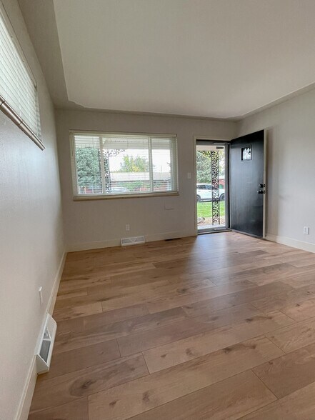 Family Room - 4665 Field St