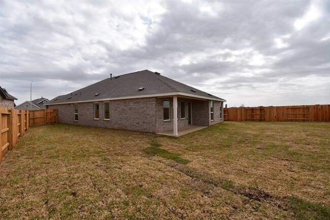 Building Photo - 6303 Golden Seaton Dr