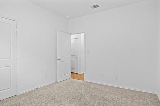 Building Photo - 1613 Brueggerhoff Rd